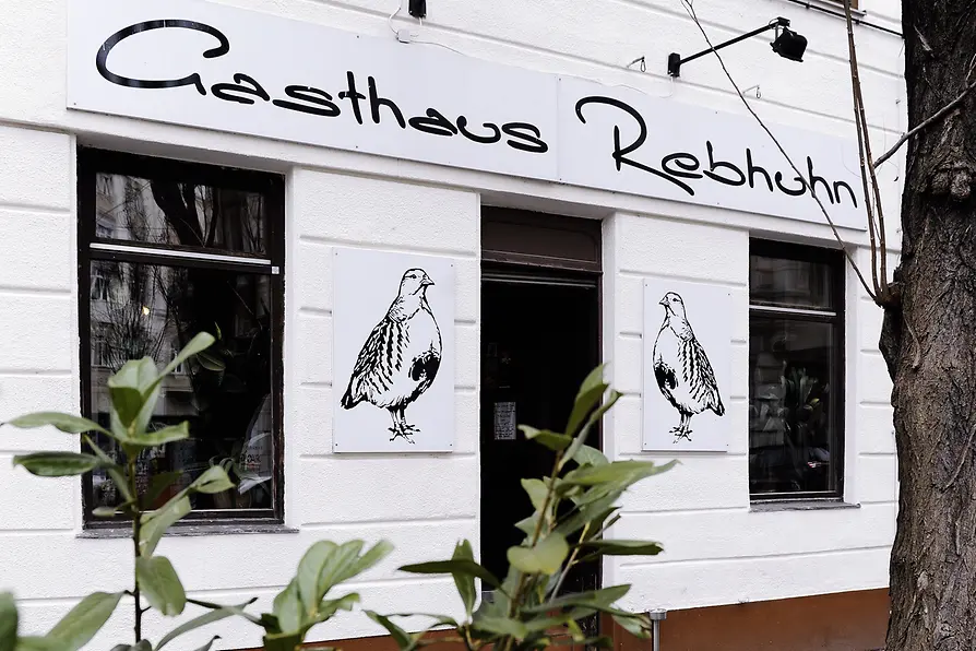 Entrée de l'auberge « Rebhuhn»