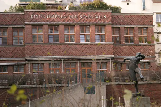 Social housing building, Rabenhof, exterior view, kindergarten 