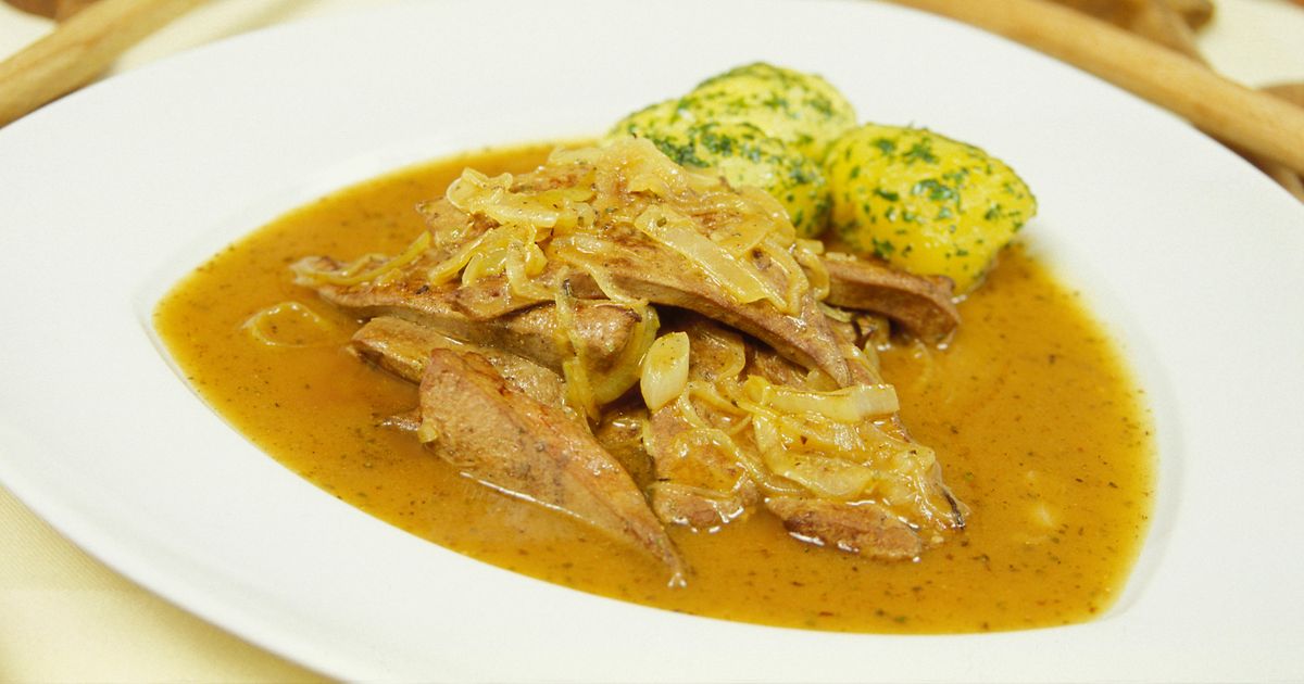 Geröstete Kalbsleber nach Wiener Art (Fried veal liver, Viennese style) - vienna.info