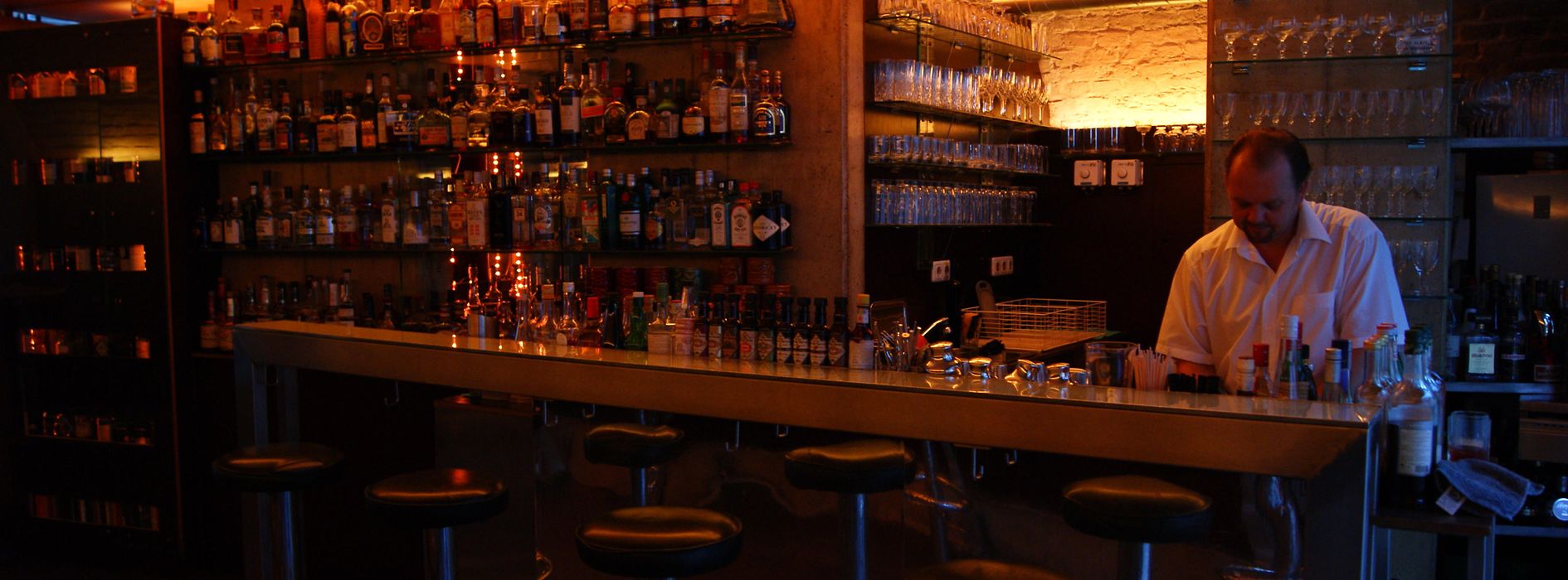 Halbestadt Bar
