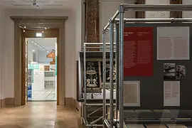 Widok na wystawę