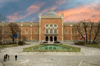 Vue avant du Musée de l'Histoire militaire