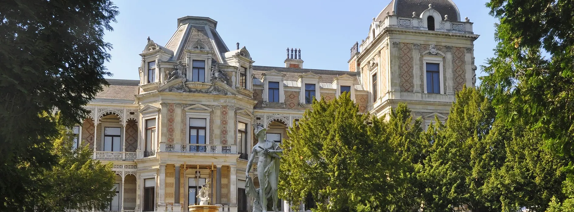 Vila Hermes din exterior