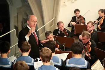 A Bécsi Fiúkórus koncertje egy kápolnában