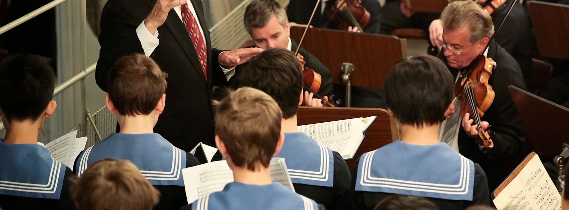 Concert des Petits Chanteurs de Vienne dans une chapelle