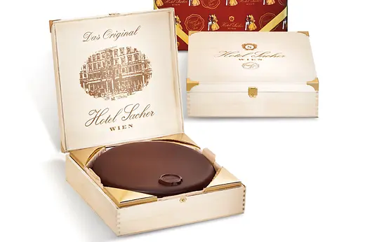 Hotel Sacher, Original Sacher-Torte in Holzbox