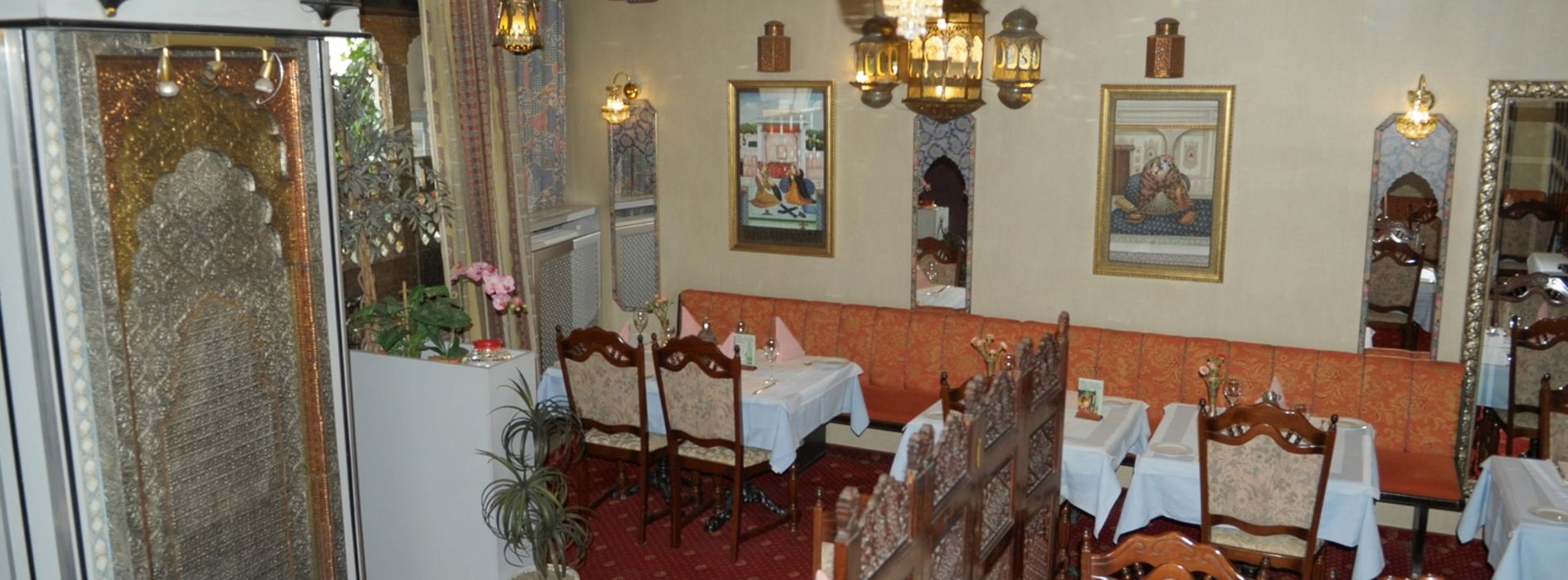 Indian Restaurant Demi Tass, Gastraum