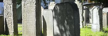 Vieilles pierres tombales juives