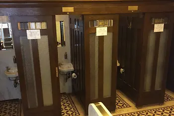 Jugendstil-Toilette