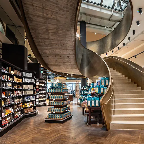 Фасад «Юлиус Майнл» на улице Грабен