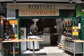 Coffee roaster at the Naschmarkt
