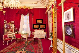 Комната для занятий спортом и туалетная комната императрицы Элизабет