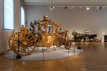 Carrosse impérial doré