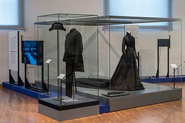 Erzsébet császárné fekete udvari ruhája