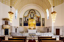 Fotografía del interior de la Iglesia de San Leopoldo