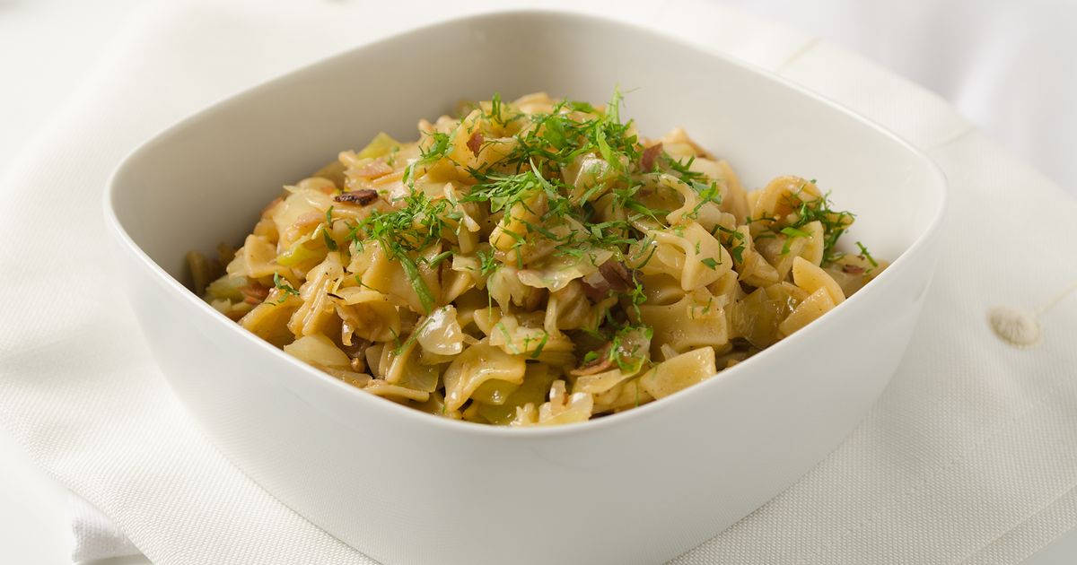 Krautfleckerl (Austrian pasta with caramelized cabbage) - vienna.info