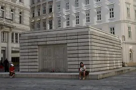 Monumento a las víctimas austriacas judías del Holocausto de Rachel Whiteread de Judenplatz
