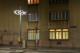 Skulptur mit einem leuchtenden Davidstern, verteilt an 24 Standorten in ganz Wien von Lukas Maria Kaufmann