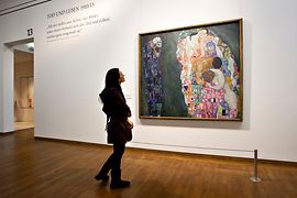 Dipinto “La vita e la morte" di Gustav Klimt al Museo Leopold