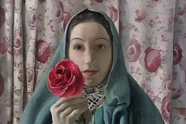 Грета Фрайст, Женщина с розами