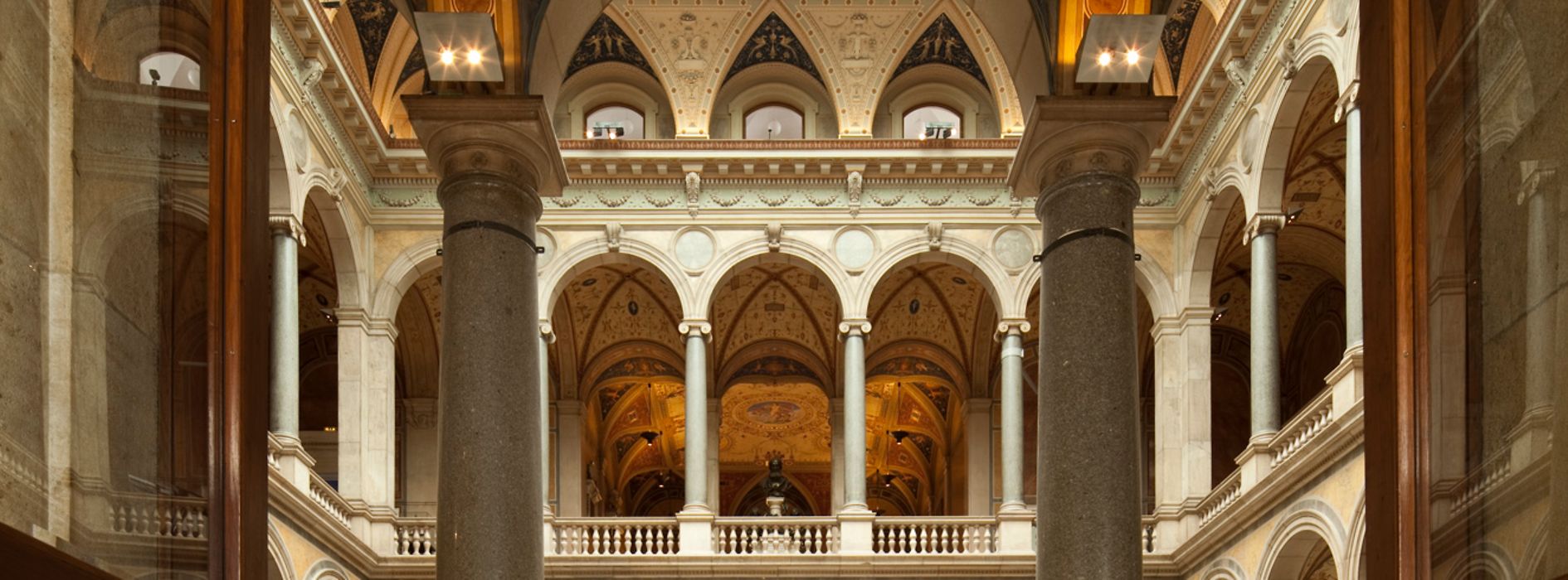 Sala coloanelor din Muzeul MAK