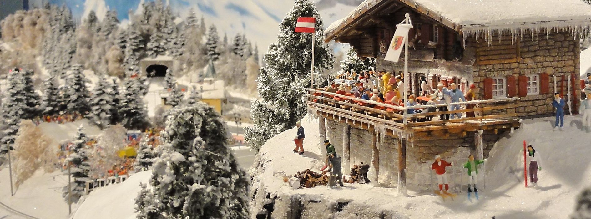 Demonstration in Miniatur: Schneepracht und Skivergnügen in den Tiroler Bergen