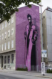 Огромный мурал художника Голифа на венской улице Гюртель 