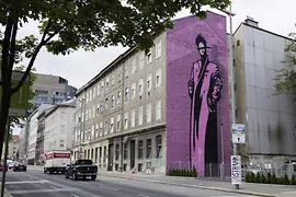Gigantesco murale di Golif sul Wiener Gürtel