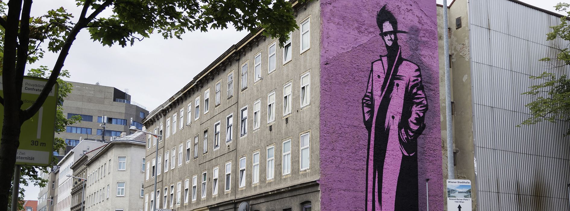 Gigantesco murale di Golif sul Wiener Gürtel