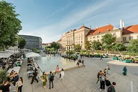 Cartierul muzeelor, curte interioară