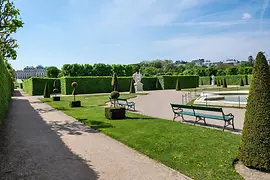 Oberes Belvedere vom Garten aus gesehen