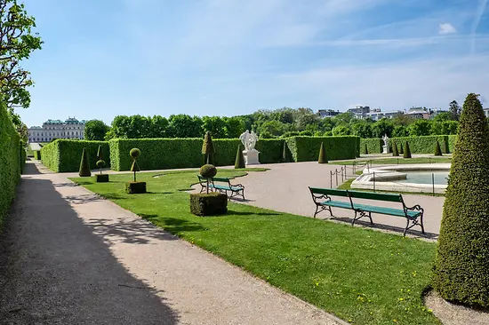 Oberes Belvedere vom Garten aus gesehen