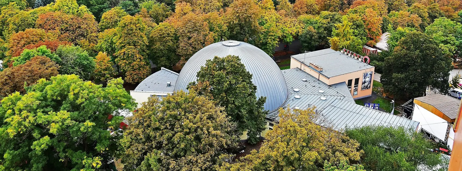 Veduta esterna del Planetarium di Vienna al Prater