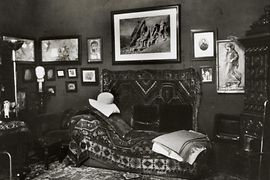 Die berühmte Couch in Freuds Arbeitszimmer