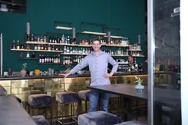 Lo chef Mario Bernatovic nel suo locale "Albert"