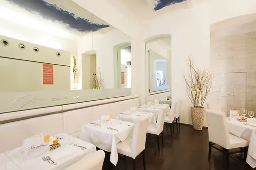Restaurant Porzellan de l'intérieur