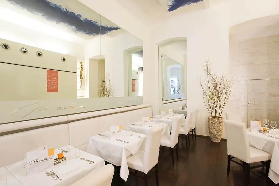 Restaurant Porzellan de l'intérieur