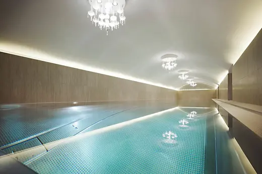 Бассейн в салоне Sans Souci Day Spa 