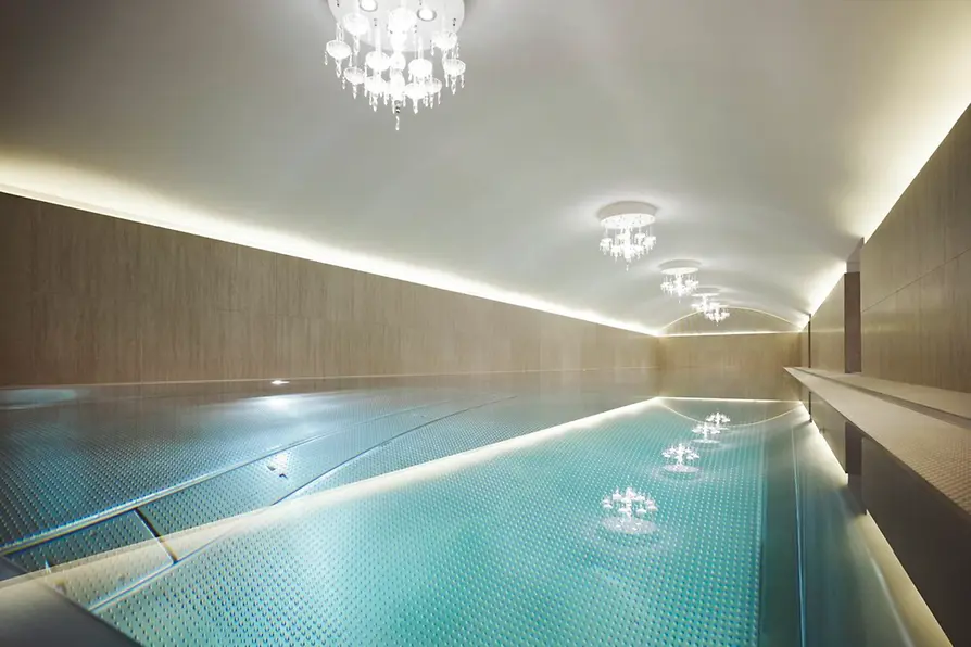 Бассейн в салоне Sans Souci Day Spa 