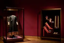 Camera del Tesoro imperiale Vienna: vestaglia, stivali, guanti