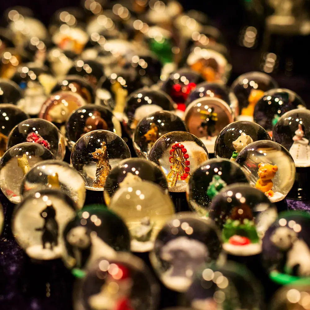 Snow globes: Souvenir from Vienna - vienna.info