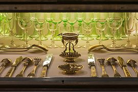 Glasses and silverware 
