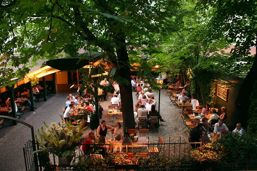 Giardino per gli ospiti nel cortile interno del Silberwirt