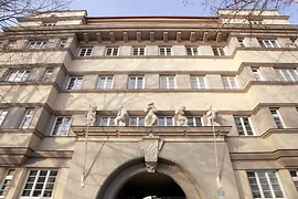 Sandleitenhof from the outside
