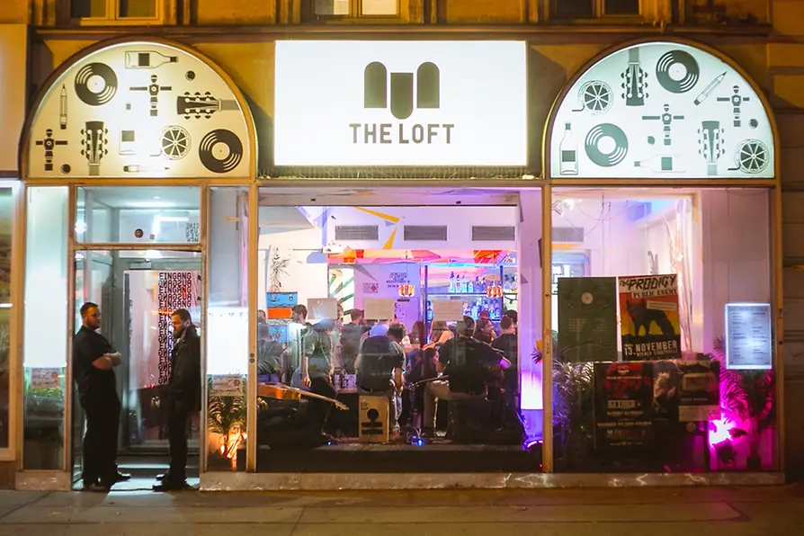Außenansicht des Lokals \"The Loft\"