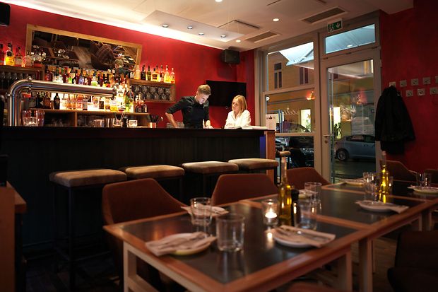 The Stellas, restaurant, interior shot, counter