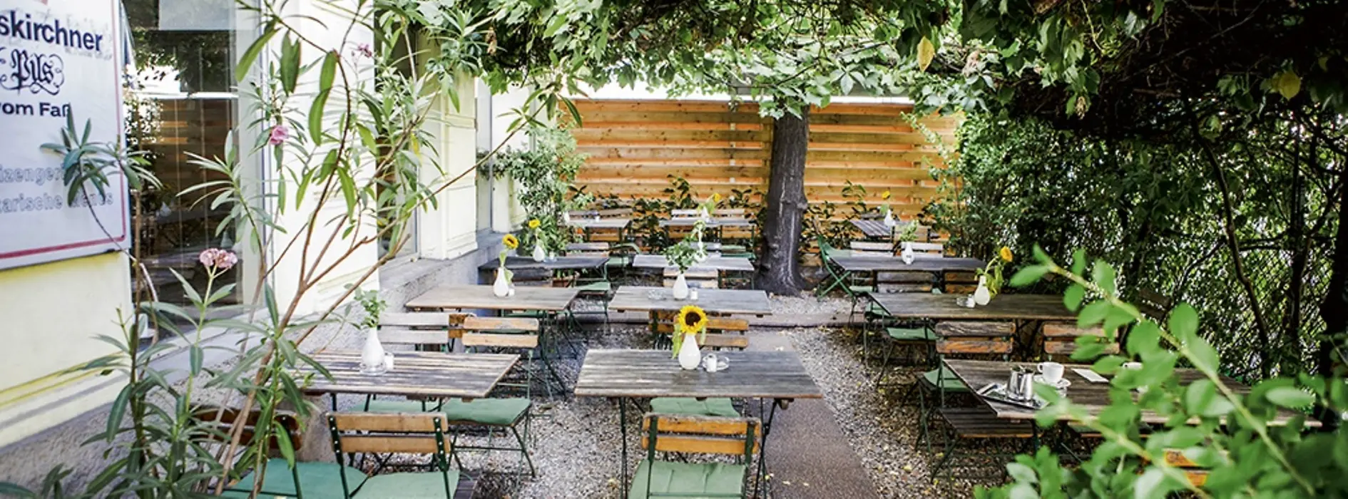 pub garden of Hollerei