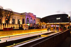 Piste de petancă pe gheață în MuseumsQuartier (Cartierul Muzeelor).