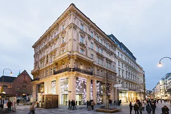 Exterior view of Swarovski Kristallwelten Store Vienna