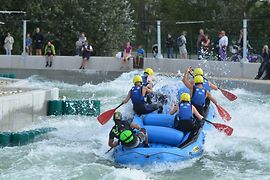 Rafting on the white water route 